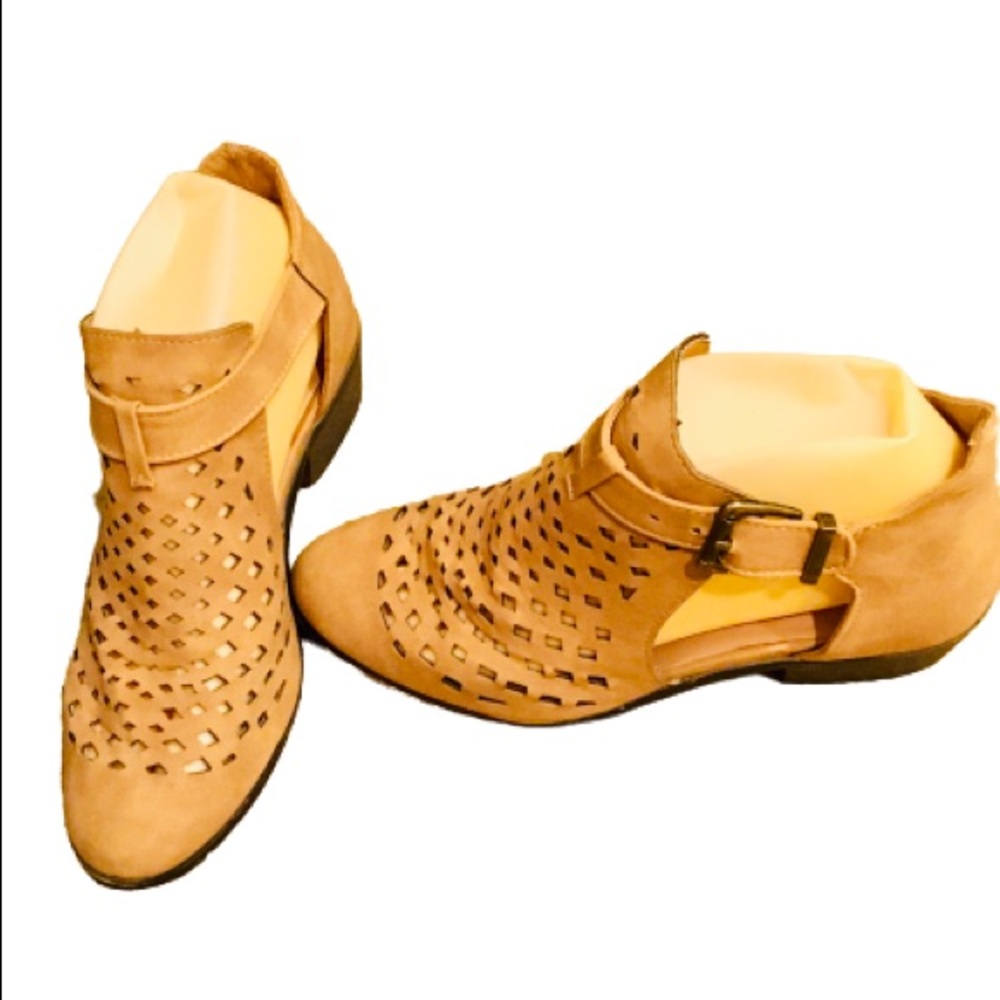 Gorgeous Tan, Perforated Booties! - Picture 2 of 4